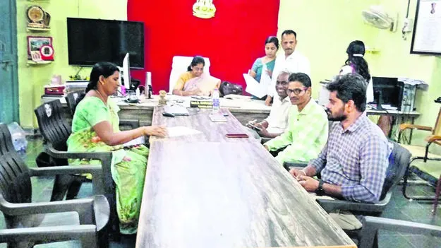 PGRS: తరచూ డుమ్మా..!