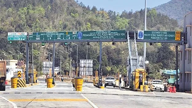 బాబోయ్‌ టోల్‌ బాదుడు!