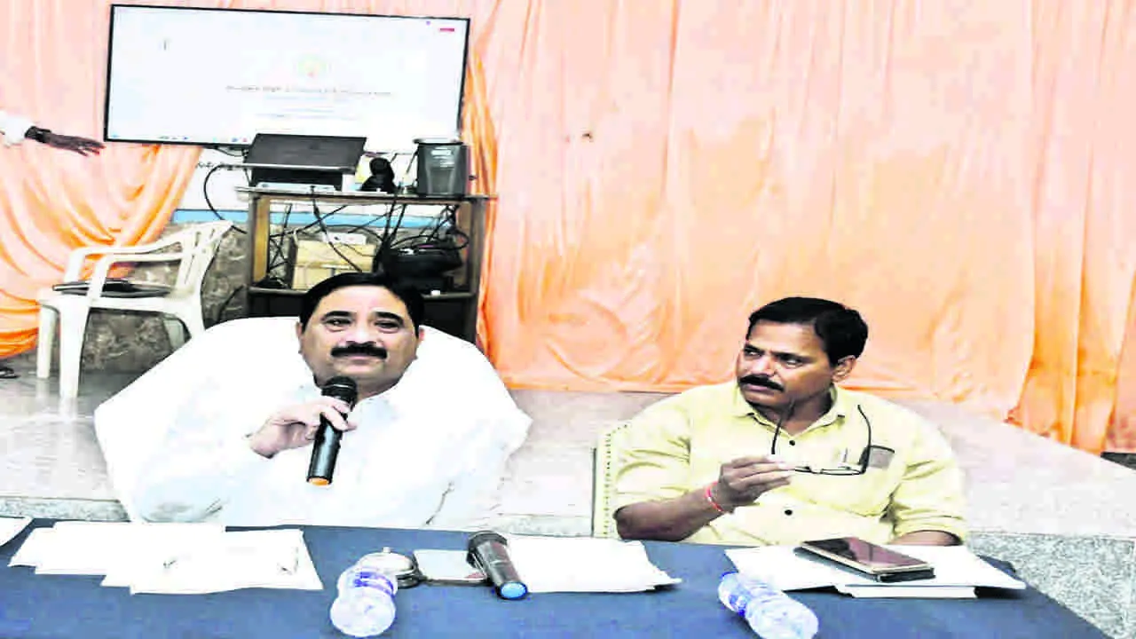 MLA: ప్రతి అధికారి విజనరీలా పనిచేయాలి