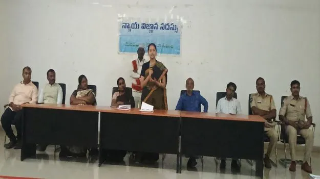 ర్యాగింగ్‌కు పాల్పడితే కఠిన శిక్షలు