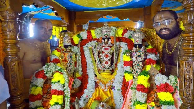 సీతారామచంద్రస్వామి దేవాలయంలో   వైభవంగా బ్రహ్మోత్సవాలు