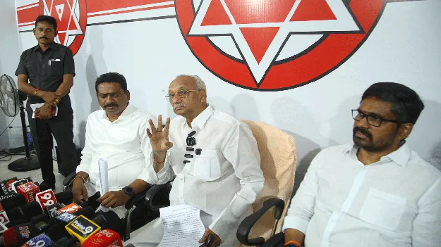 పవన్‌ను విమర్శించే స్థాయి గొడ్డలి పార్టీకి లేదు  