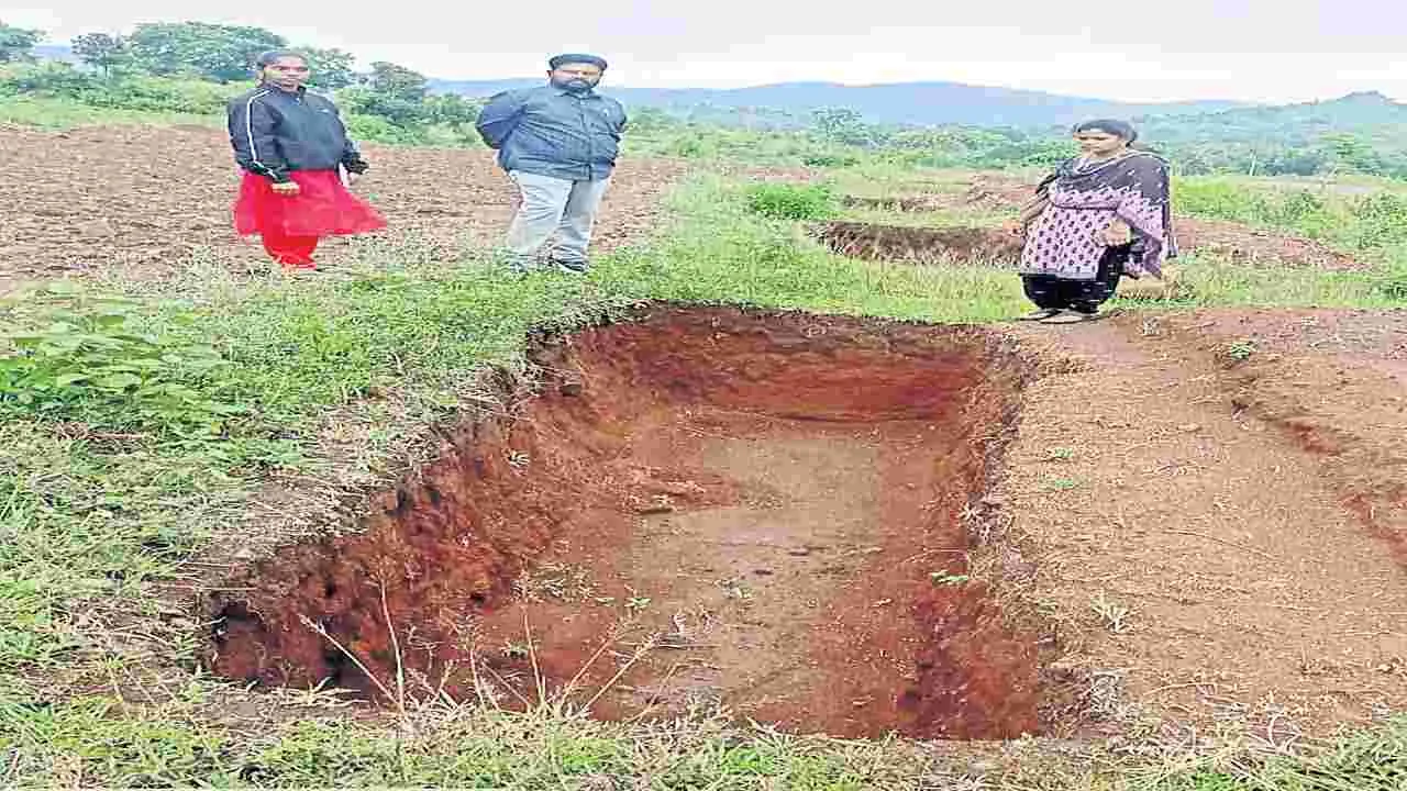 జేఎస్‌జేబీ ఉపాధి పనుల తనిఖీ