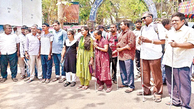బ్యాక్‌లాగ్‌ పోస్టులు భర్తీ చేయాలి