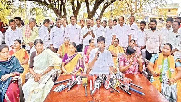 మహిళలకు విలువ ఇవ్వని జగన్‌