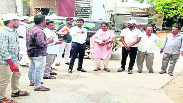COLLECTOR: వార్డుల్లో కలెక్టర్‌  తనిఖీ  