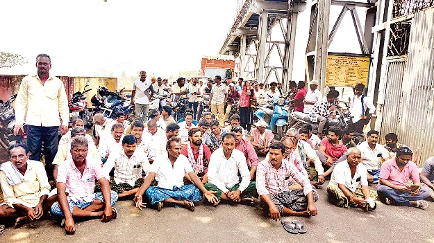 సాగునీరు దిగువకు విడిచిపెట్టొద్దు