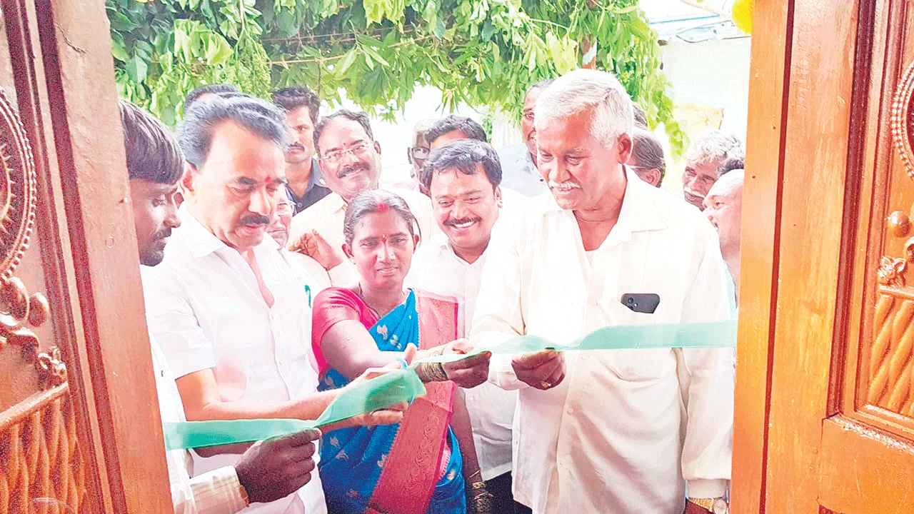 పేదలకు గూడు కల్పించడమే లక్ష్యం