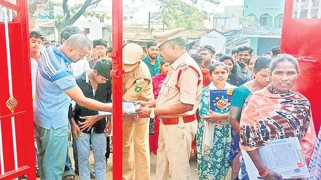 టెన్త్‌ లెక్కల పరీక్షకు 98.84 శాతం హాజరు