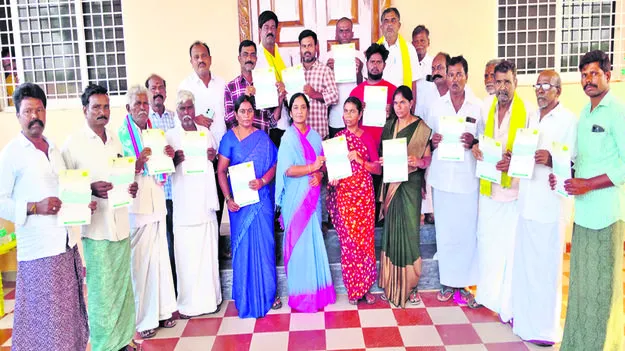 MLA SUNITHA : కార్యకర్తలకు అండ టీడీపీ