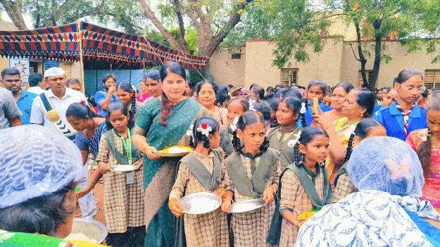 బాల్యం గుర్తుకొస్తోంది 