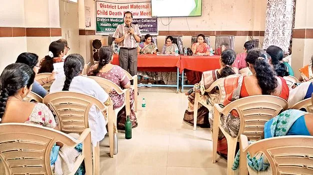 మాతా శిశు మరణాలను నివారించాలి 