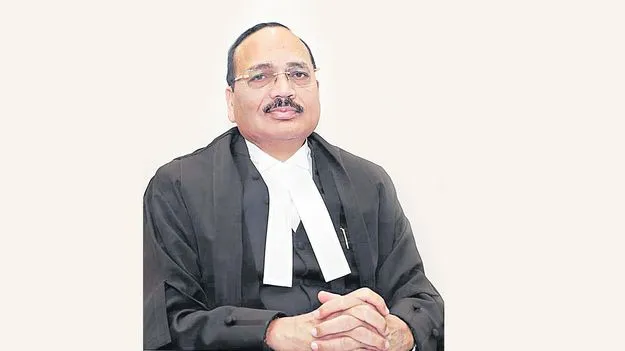 మీరేమైనా దేశానికి ప్రధాన పూజారా?