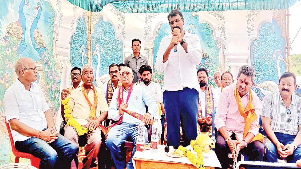 సంగాం ఆలయం అభివృద్ధికి కృషి