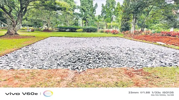  పద్మాపురం గార్డెన్‌లో వాటర్‌ రెస్టారెంట్‌