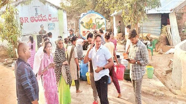 ఇందిరానగర్‌లో తాగునీటి కోసం నిరసన