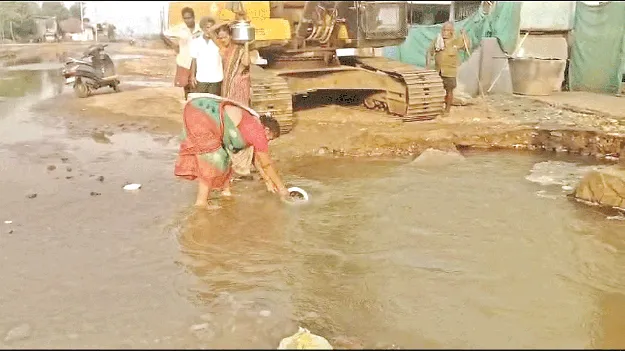 పగిలిన సత్యసాయి పైపులైన్‌