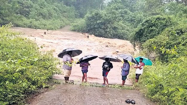 వంతెన లేక కష్టాలు