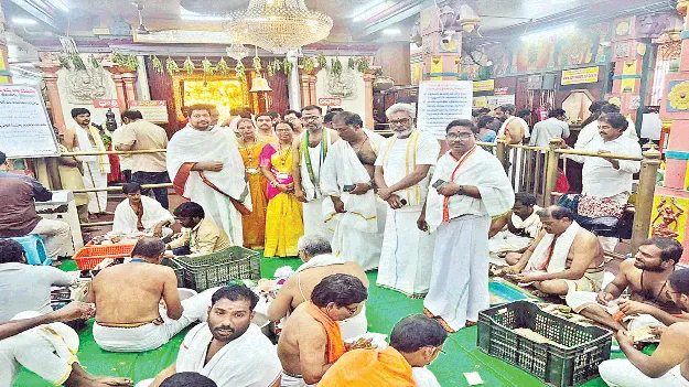 ఆలయాల్లో హుండీల సొమ్ము లెక్కింపు