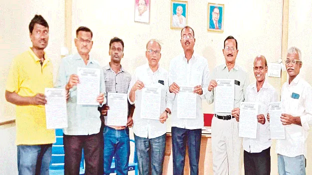 పోరాటాలతోనే పెండింగ్‌ ప్రాజెక్టులకు మోక్షం