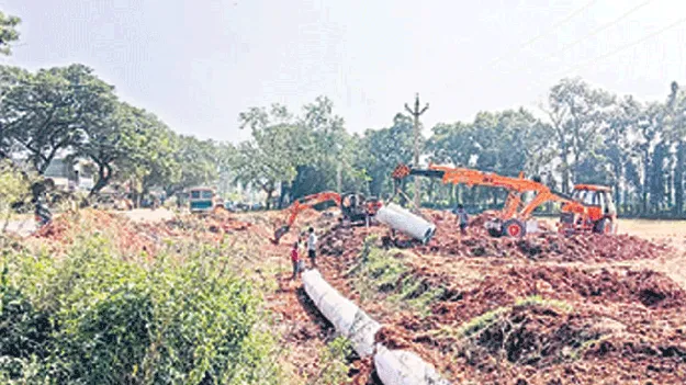   రైల్వేకోడూరులోని ప్రభుత్వ స్థలాలకు వైసీపీ కార్యకర్త స్కెచ్‌