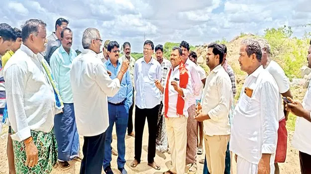 హంద్రీ నీవాపై బ్రిడ్జి నిర్మించండి 