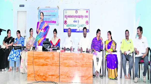 లింగ వివక్షను రూపుమాపేలా నడుం బిగించాలి