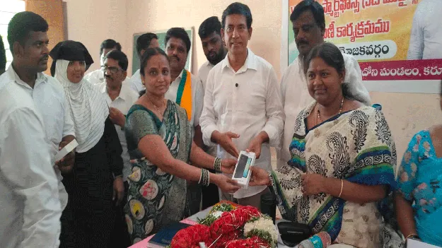  ఓటు బ్యాంకుగా చూస్తున్నారు