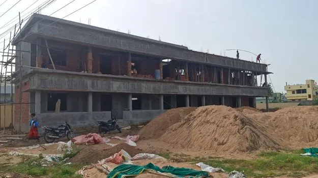 పాఠశాల భవనానికి రూ.80 లక్షలు