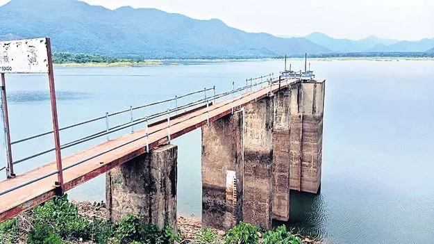 జలకళ తప్పిన రైవాడ