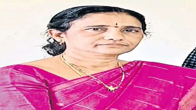 పీటీఎంలో మద్యం సేవించిన టీచర్‌ సస్పెన్షన్‌ 