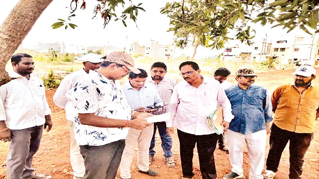 రూ.1.80కోట్ల విలువైన 18 సెంట్లు ఆక్రమణ 