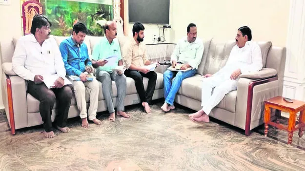 MLA: సమన్వయంతో పనిచేయండి 