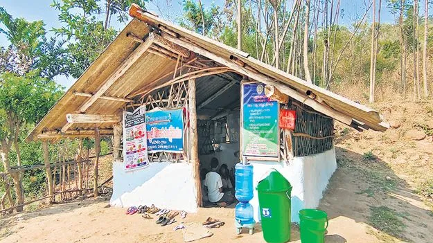 షెడ్డులోనే బడి