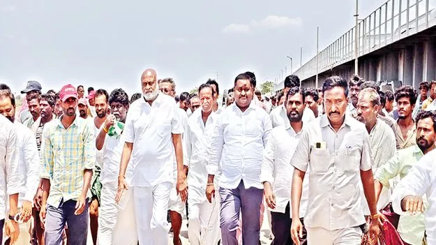 ఇసుక తవ్వకాలు ఆపండి 