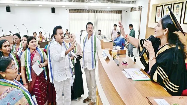 బడ్జెట్‌.. ఫైట్‌!