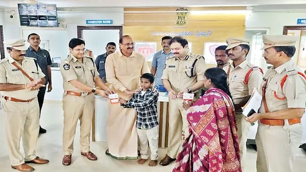 అత్యాచారాలకు పాల్పడితే కఠిన చర్యలు