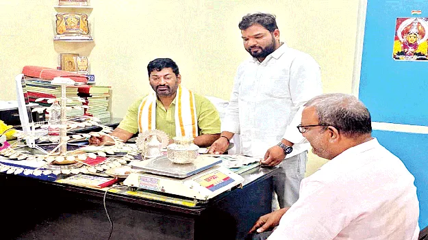 కోటదుర్గమ్మవారి ఆభరణాల పరిశీలన