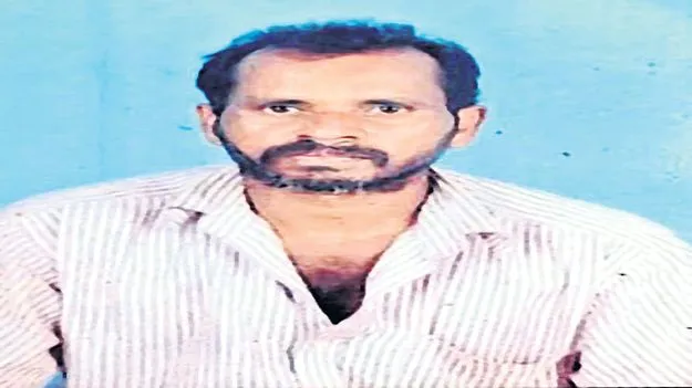 రోడ్డు ప్రమాదంలో కలాసీ మృతి