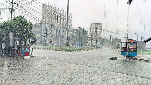  భారీ వర్షం