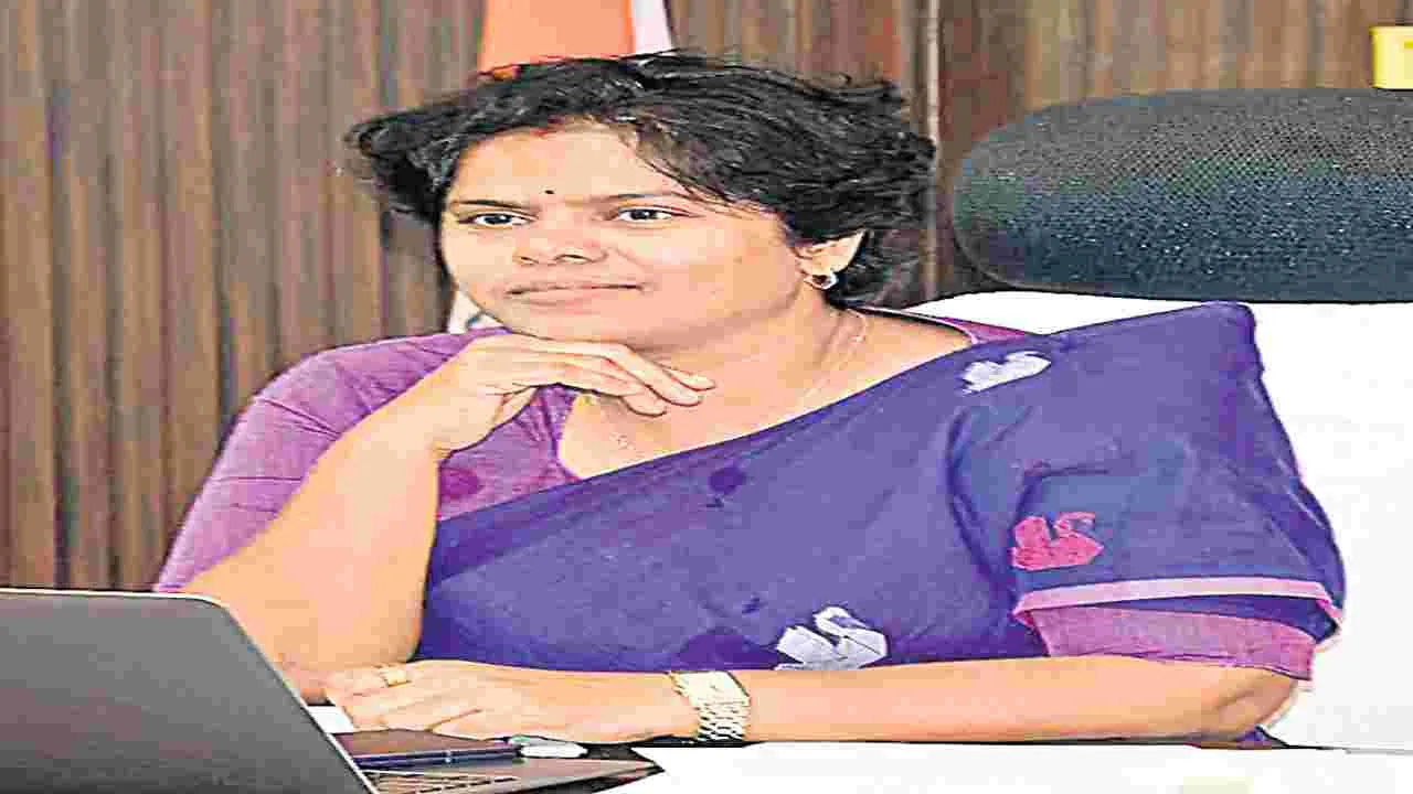 నిబద్ధతతో పనిచేస్తే అక్షరాస్యత పెంపు