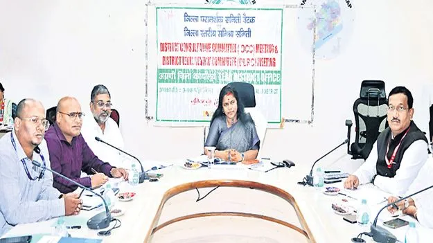 పేదల ఆర్థిక ప్రగతికి  విరివిగా రుణాలు ఇవ్వాలి