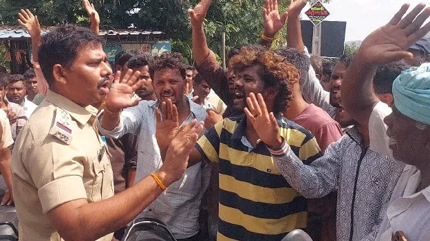 సాఫ్ట్‌వేర్‌ ఉద్యోగిపై మదనపల్లె తాలూకా సీఐ దాడి 