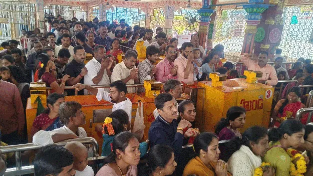 కిటకిటలాడిన బోయకొండ