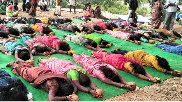 సంతానం పేరిట నిలువు దోపిడీ