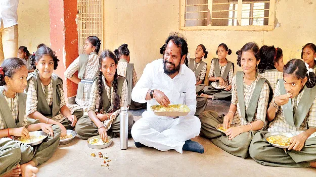 విద్యార్థులకు నాణ్యమైన భోజనం