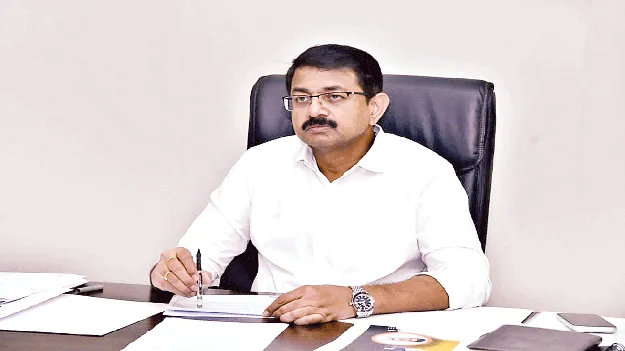 డిజిటలైజేషన్‌ వేగవంతం చేయాలి