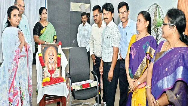 రాజా వాసిరెడ్డి సేవలు చిరస్మరణీయం: కలెక్టర్‌