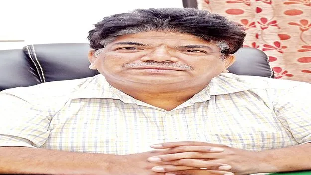 ఇరిగేషన్‌ ఎస్‌ఈ దేవప్రకాశ్‌ సరెండర్‌