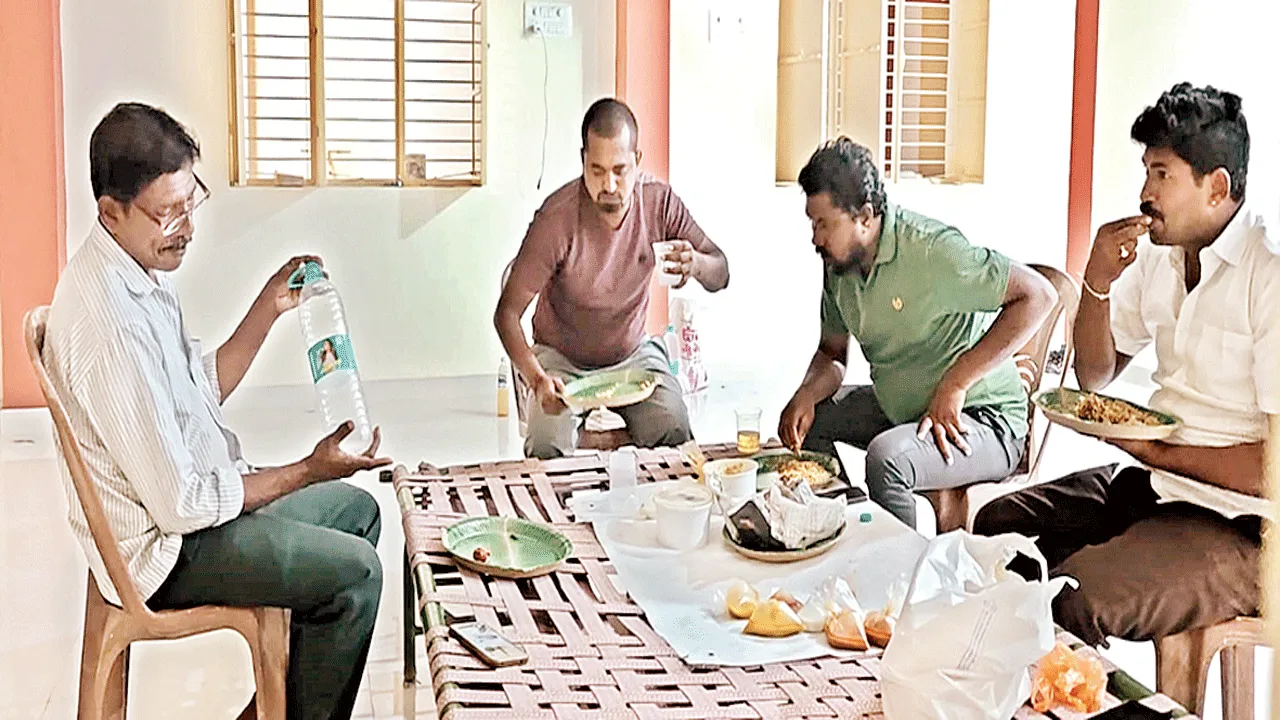 కార్యాలయ భవనంలో మందు పార్టీ